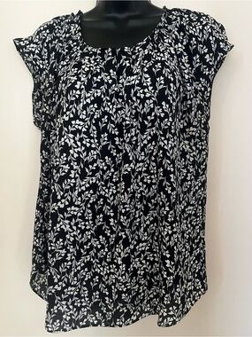 LC Lauren Conrad Black and White Leaf-Print Cap Sleeve Blouse
